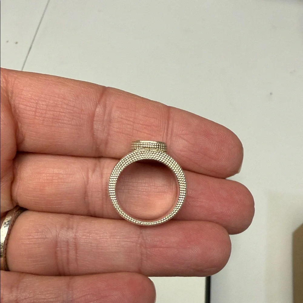 Gucci Ring in Silver - Picture 4 of 5